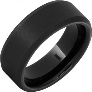 Black Diamond Ceramic™ Beveled Edge Ring with Sandblast Finish